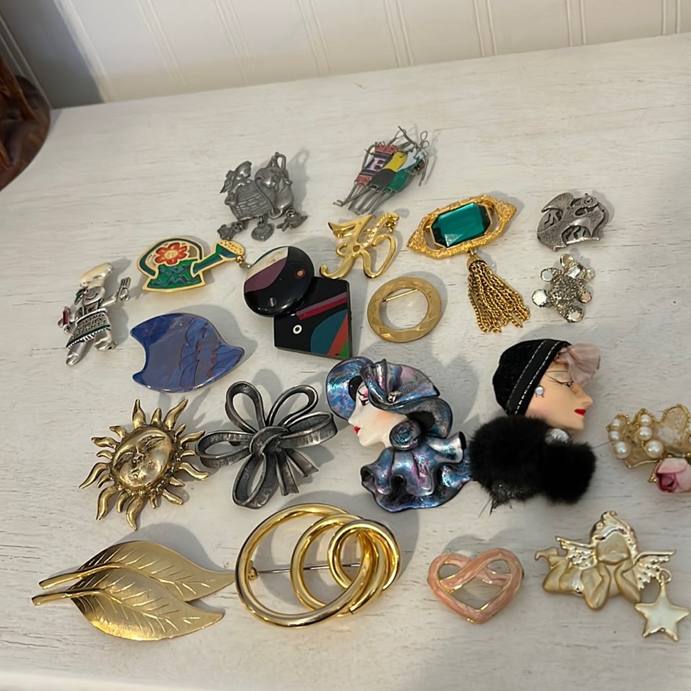 Y2K Vintage 80’s and 90’s brooches costume jewelry lot nagel style more